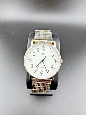Vintage Timex Quartz Men's Watch White Dial Houndstooth